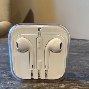 Apple White Corded EarPods